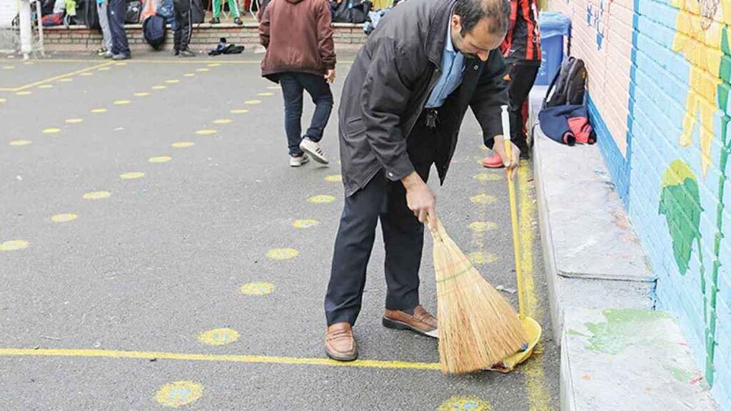 پای سرایدارهای مدارس به مجلس باز شد