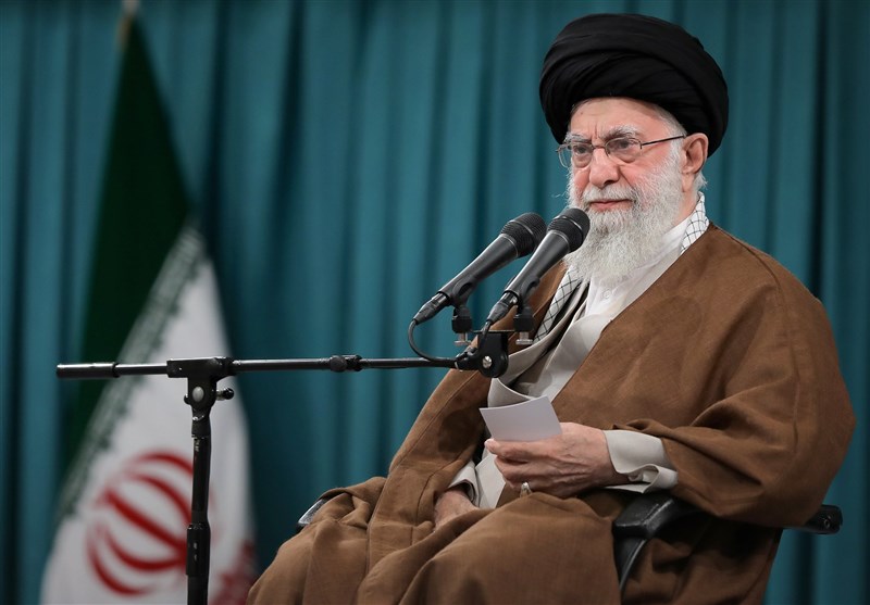 آغاز دیدار امام خامنه ای با بسیجیان