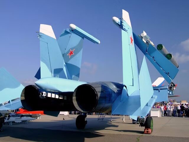 Sukhoi Su-۳۳؛ نگاهی عمیق به جت جنگنده ناونشین نیروی دریایی روسیه///در حال تکمیل