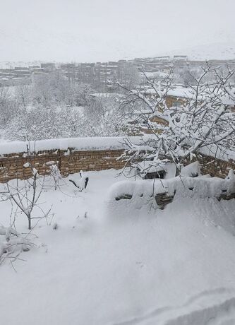 بارش نیم متری برف روستای هزاوه در اراک