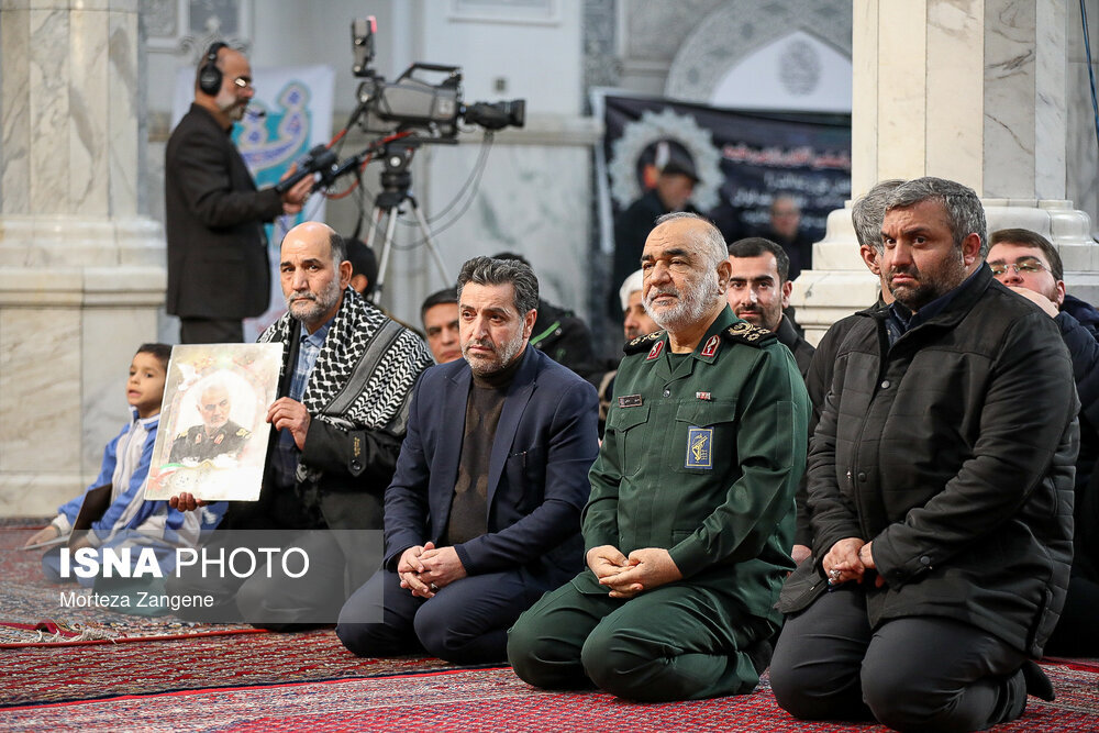 معاون احمدی نژاد شکار دوربین ها شد/ فرمانده کل سپاه، مسئول دفتر و دستیار رهبر انقلاب و عارف در مراسم بزرگداشت قضات ترور شده+ تصاویر