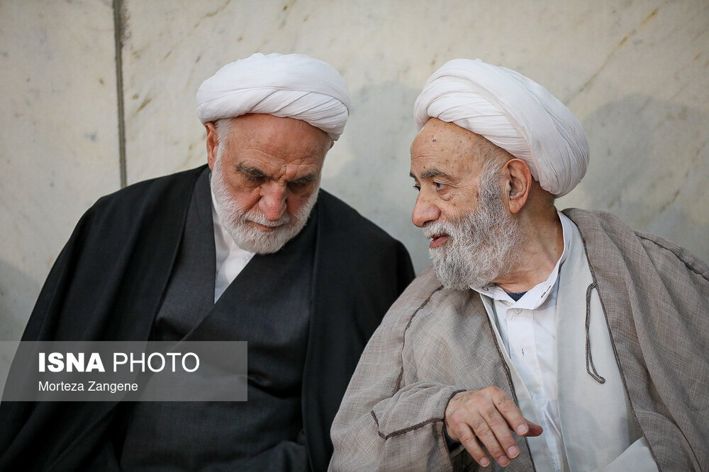 معاون احمدی نژاد شکار دوربین ها شد/ فرمانده کل سپاه، مسئول دفتر و دستیار رهبر انقلاب و عارف در مراسم بزرگداشت قضات ترور شده+ تصاویر