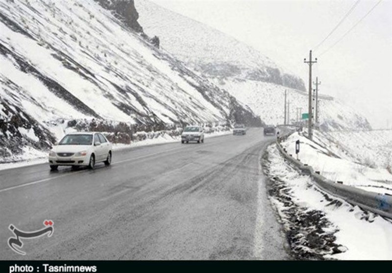 بارش برف و باران در جاده های 11 استان