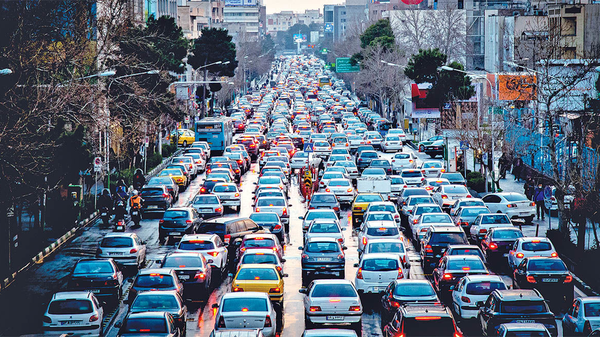 دود بنزین ارزان در چشم ترافیک تهران