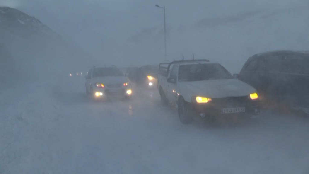 مه‌گرفتگی در جاده‌های ۵ استان