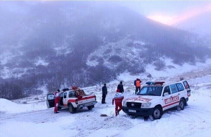 ارتفاع بالای یک متر برف در جاده‌ های کوهستانی مازندران+عکس